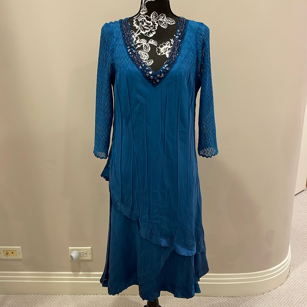 Komarov blue v-neck dress size large